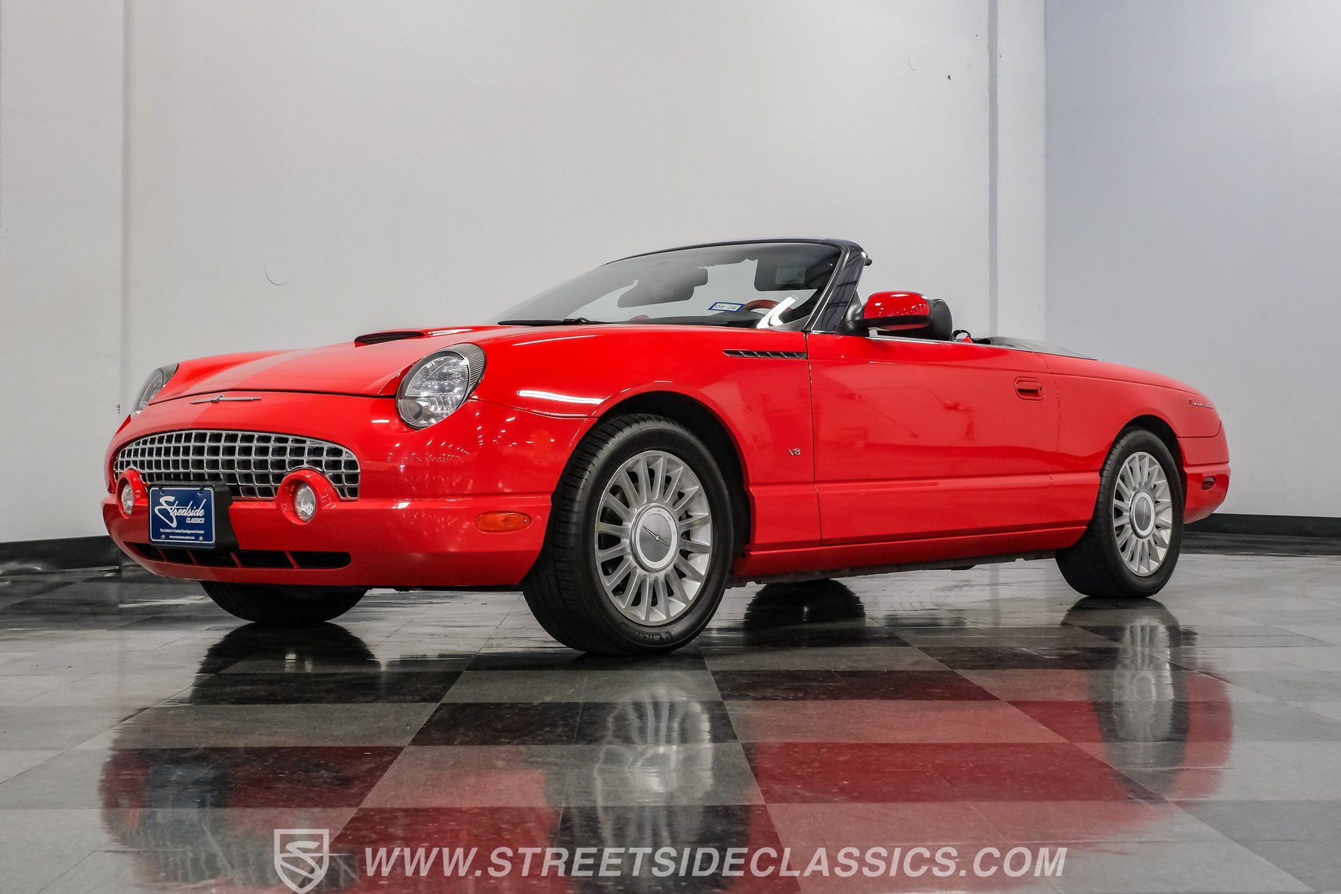 Used 2004 Ford Thunderbird RWD image 25
