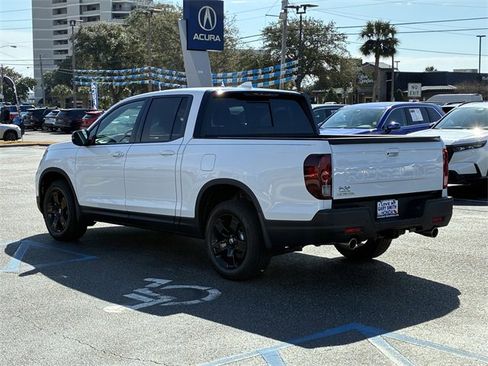 Certified 2025 Honda Ridgeline Black Edition image 6