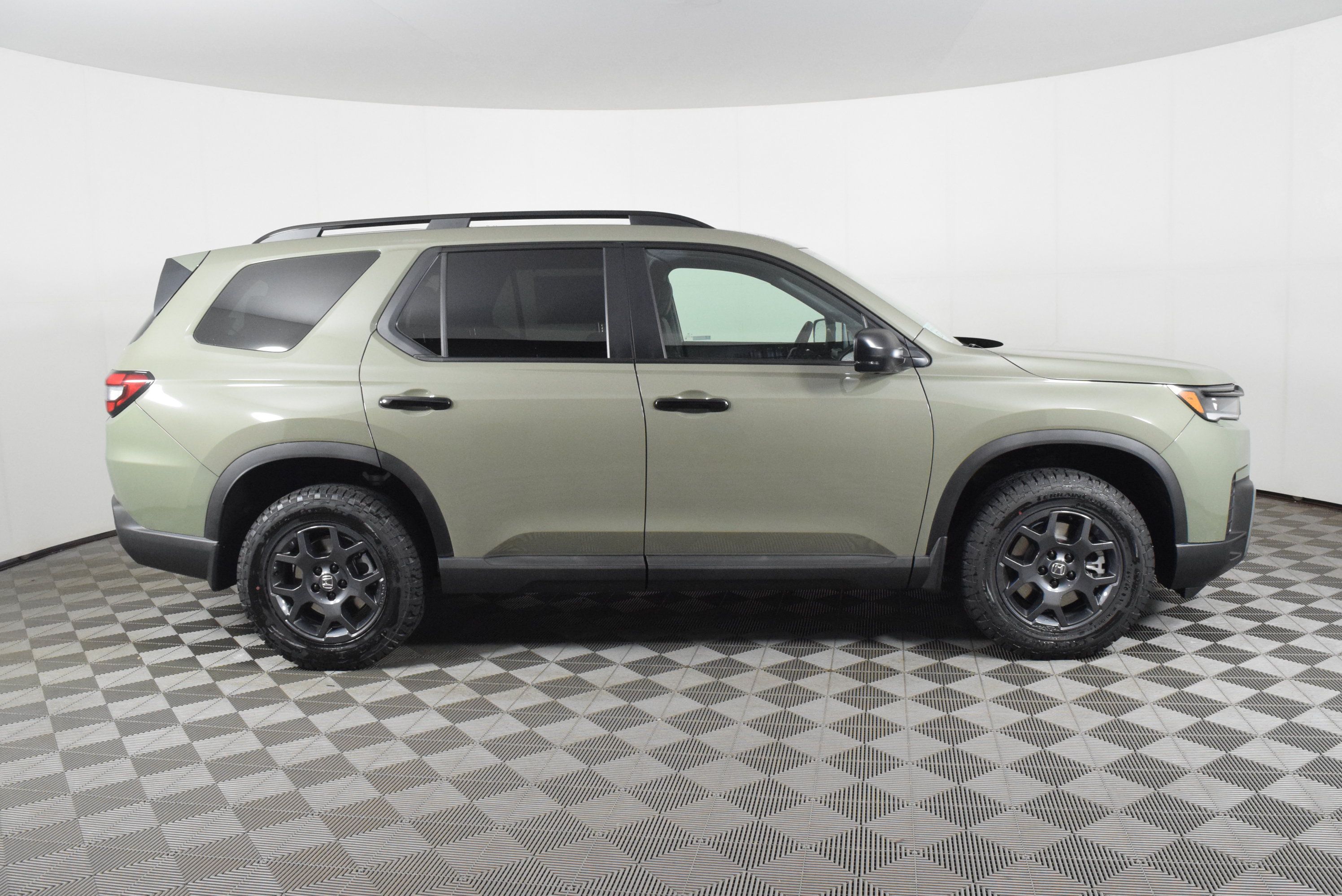 New 2026 Honda Pilot TrailSport image 5