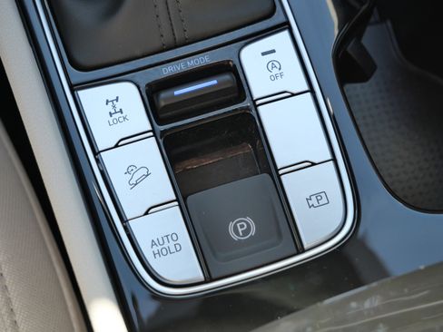 Certified 2025 Hyundai Tucson SE image 27