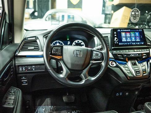 Used 2025 Honda Odyssey Touring image 17