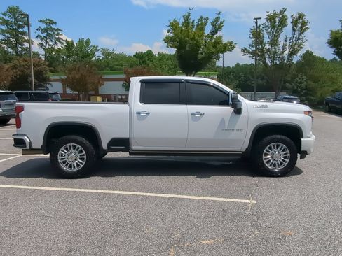Used 2022 Chevrolet Silverado 2500 High Country w/ Safety Package II AWD/4WD image 9