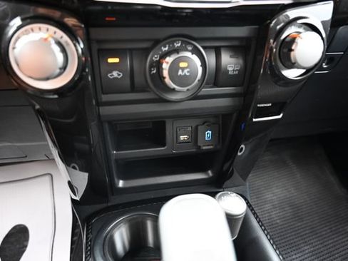Used 2022 Toyota 4Runner TRD Off-Road w/ TRD Black Wheel Package (TMS) AWD/4WD image 18