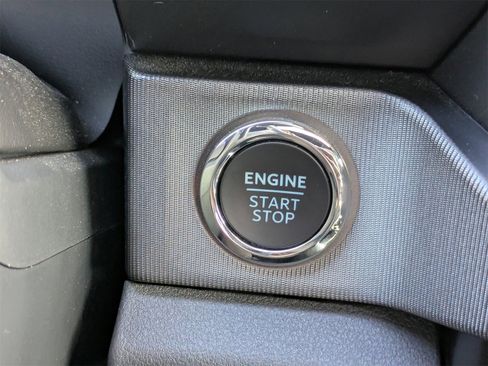 Used 2024 Ford F250 Platinum image 37