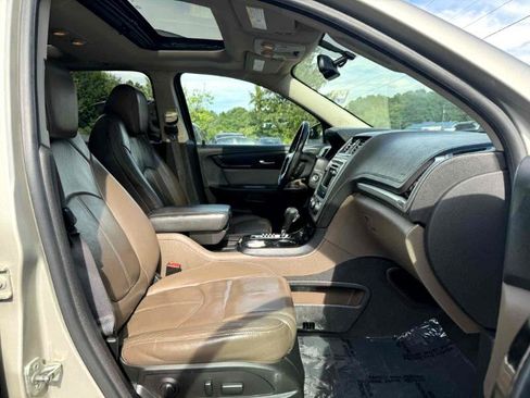 Used 2014 GMC Acadia SLT image 15