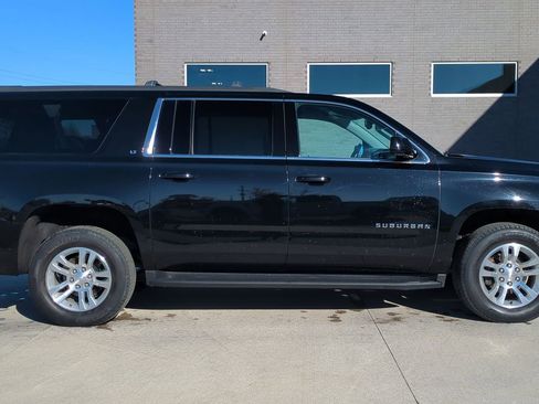Used 2020 Chevrolet Suburban LT image 8