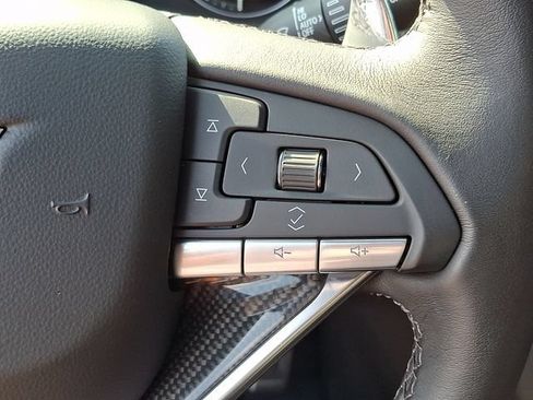 Certified 2025 Cadillac XT6 Sport w/ LPO, Floor Liner Package AWD/4WD image 17