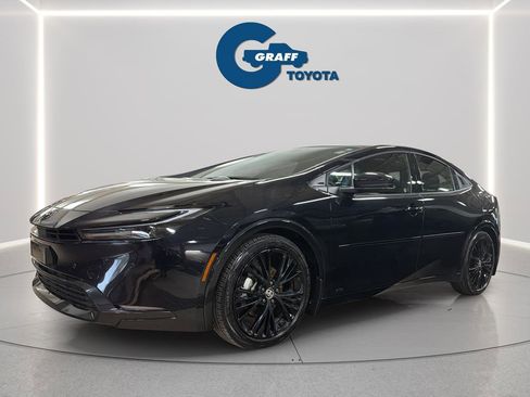 Used 2025 Toyota Prius AWD image 2