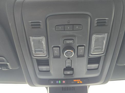 Used 2023 Chevrolet Tahoe High Country image 35