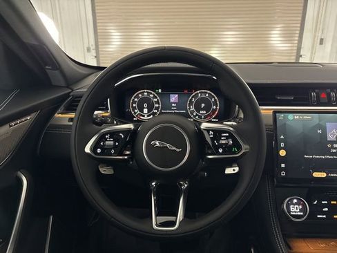 Used 2026 Jaguar F-PACE R-Dynamic S image 24