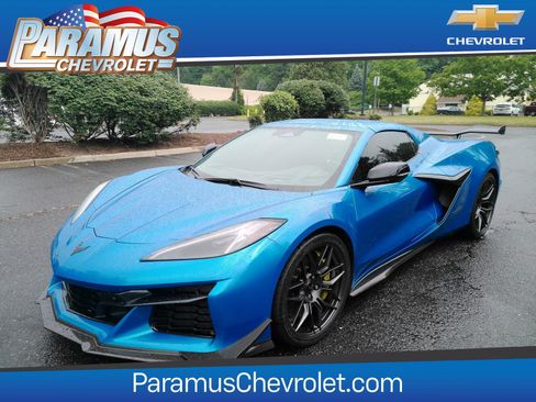 Used 2024 Chevrolet Corvette Z06 w/ Z07 Performance Package RWD image 1