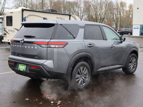 Used 2025 Nissan Pathfinder S image 7