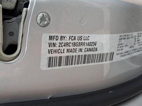 Used 2024 Chrysler Pacifica Touring-L FWD image 29