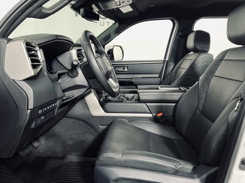 Used 2025 Toyota Tundra Limited image 10