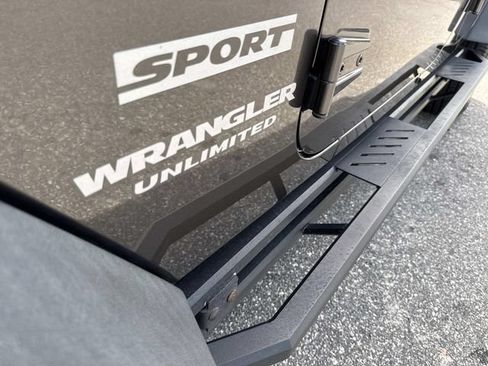 Used 2017 Jeep Wrangler Unlimited Sport AWD/4WD image 17