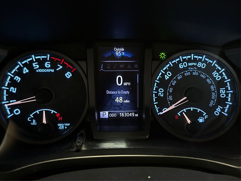 Used 2017 Toyota Tacoma TRD Sport w/ Tow Package RWD image 14