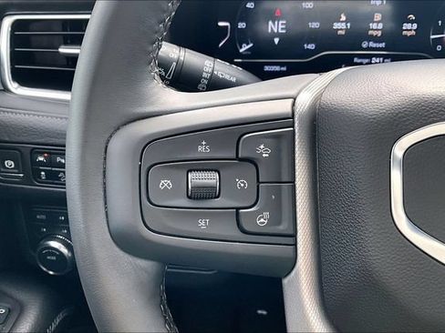 Used 2024 GMC Yukon Denali w/ Max Trailering Package AWD/4WD image 18