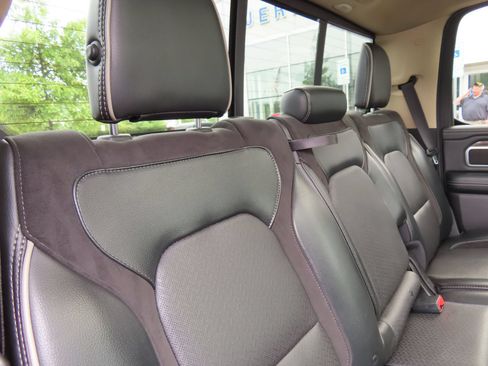 Used 2020 RAM 1500 Laramie AWD/4WD image 39