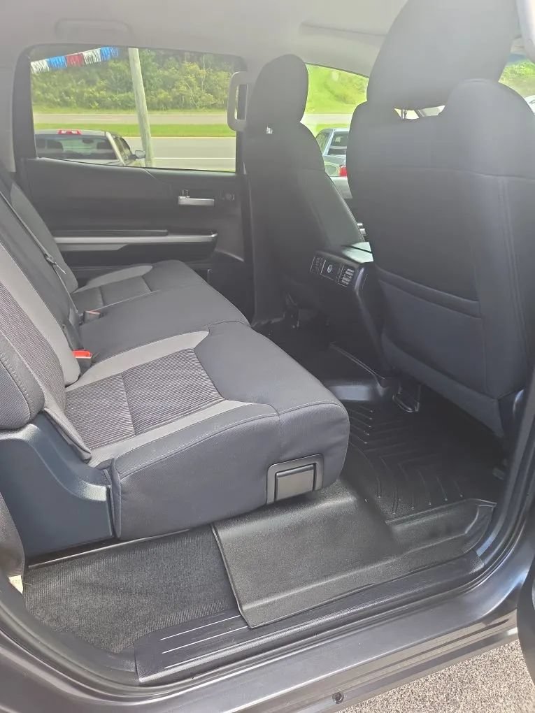Used 2017 Toyota Tundra SR5 AWD/4WD image 10