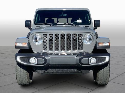 Used 2023 Jeep Gladiator Sport image 4