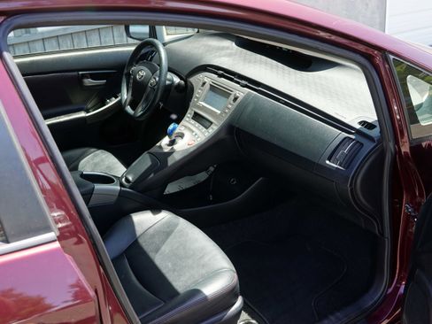 Used 2013 Toyota Prius Persona Series FWD image 31