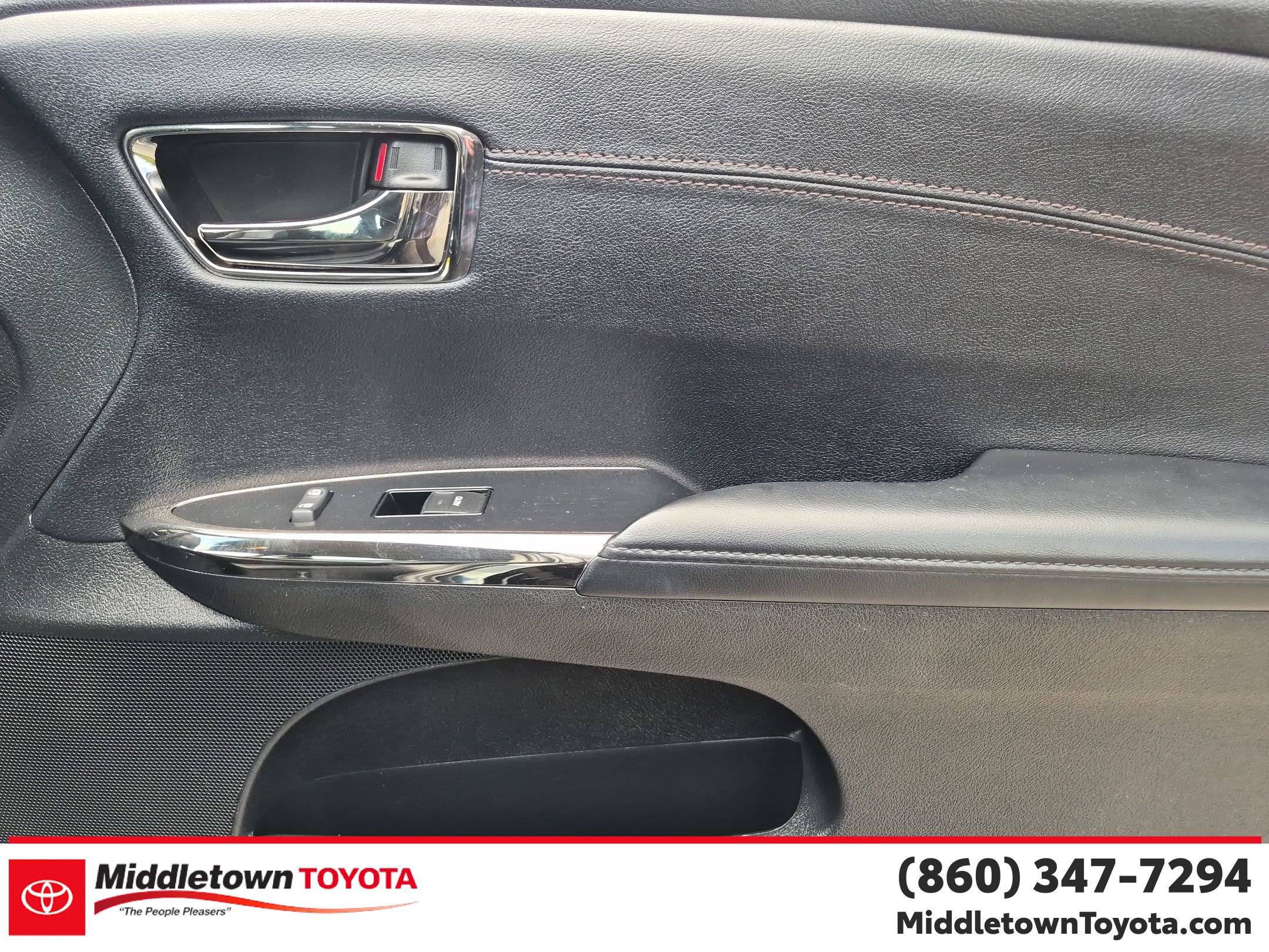 Used 2015 Toyota Avalon XLE Touring FWD image 36