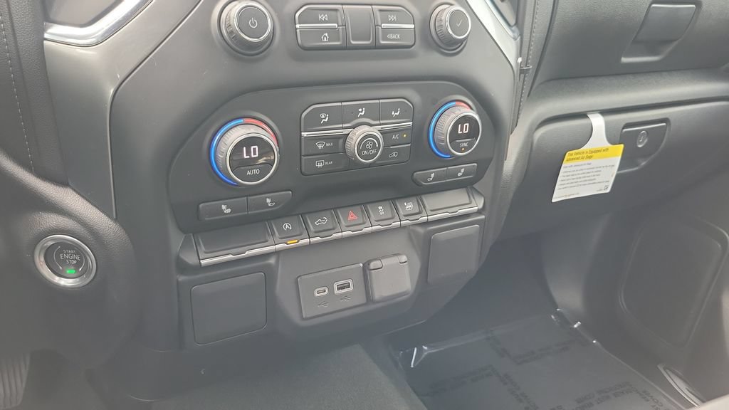 Used 2022 Chevrolet Silverado 1500 LT AWD/4WD image 15