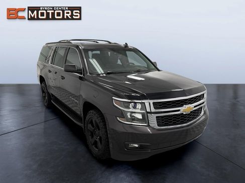 Used 2016 Chevrolet Suburban LT image 7