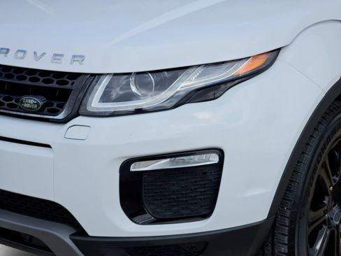 Used 2018 Land Rover Range Rover Evoque SE AWD/4WD image 30
