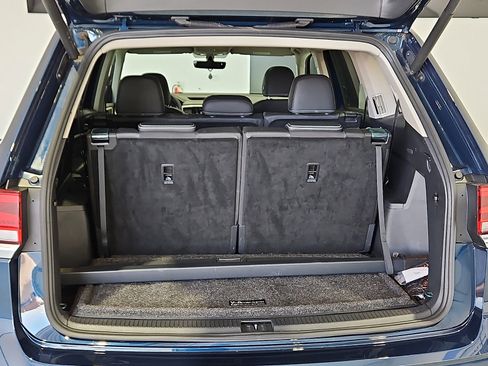 Used 2023 Volkswagen Atlas SE w/ Panoramic Sunroof Package image 8