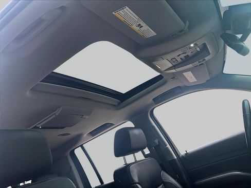 Used 2016 Chevrolet Suburban LTZ AWD/4WD image 29