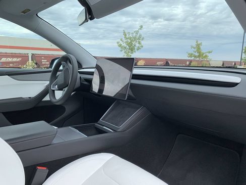 Used 2026 Tesla Model Y 2WD image 20
