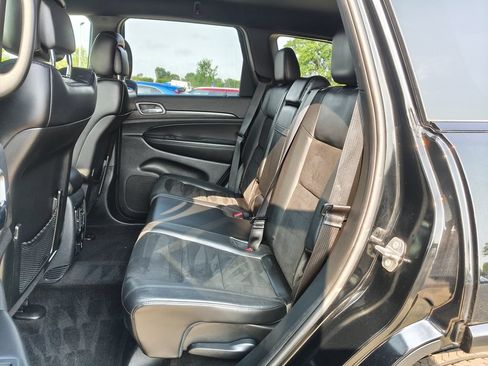 Used 2018 Jeep Grand Cherokee Altitude AWD/4WD image 8