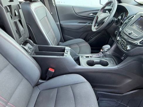 Certified 2023 Chevrolet Equinox RS FWD image 17