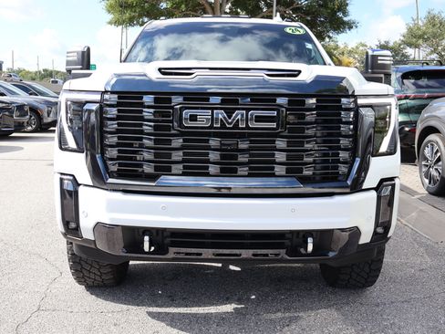 Used 2024 GMC Sierra 3500 Denali Ultimate AWD/4WD image 12