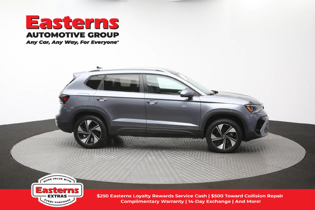 Used 2025 Volkswagen Taos SE AWD/4WD image 45