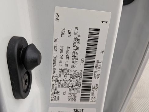 Used 2025 Toyota Tundra SR5 AWD/4WD image 32