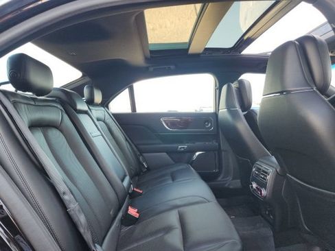 Used 2019 Lincoln Continental Reserve FWD image 15
