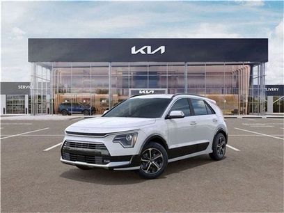 New 2025 Kia Niro SX