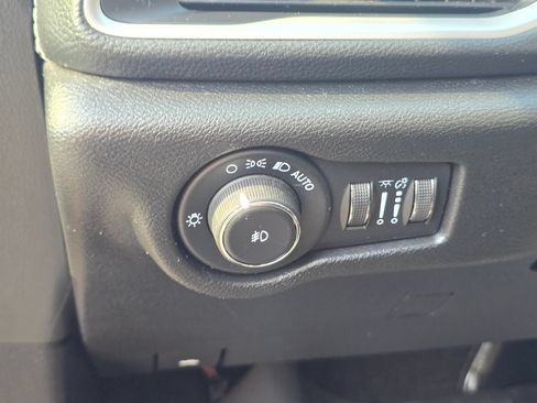 Used 2021 Chrysler Pacifica Touring w/ S Appearance Package FWD image 24