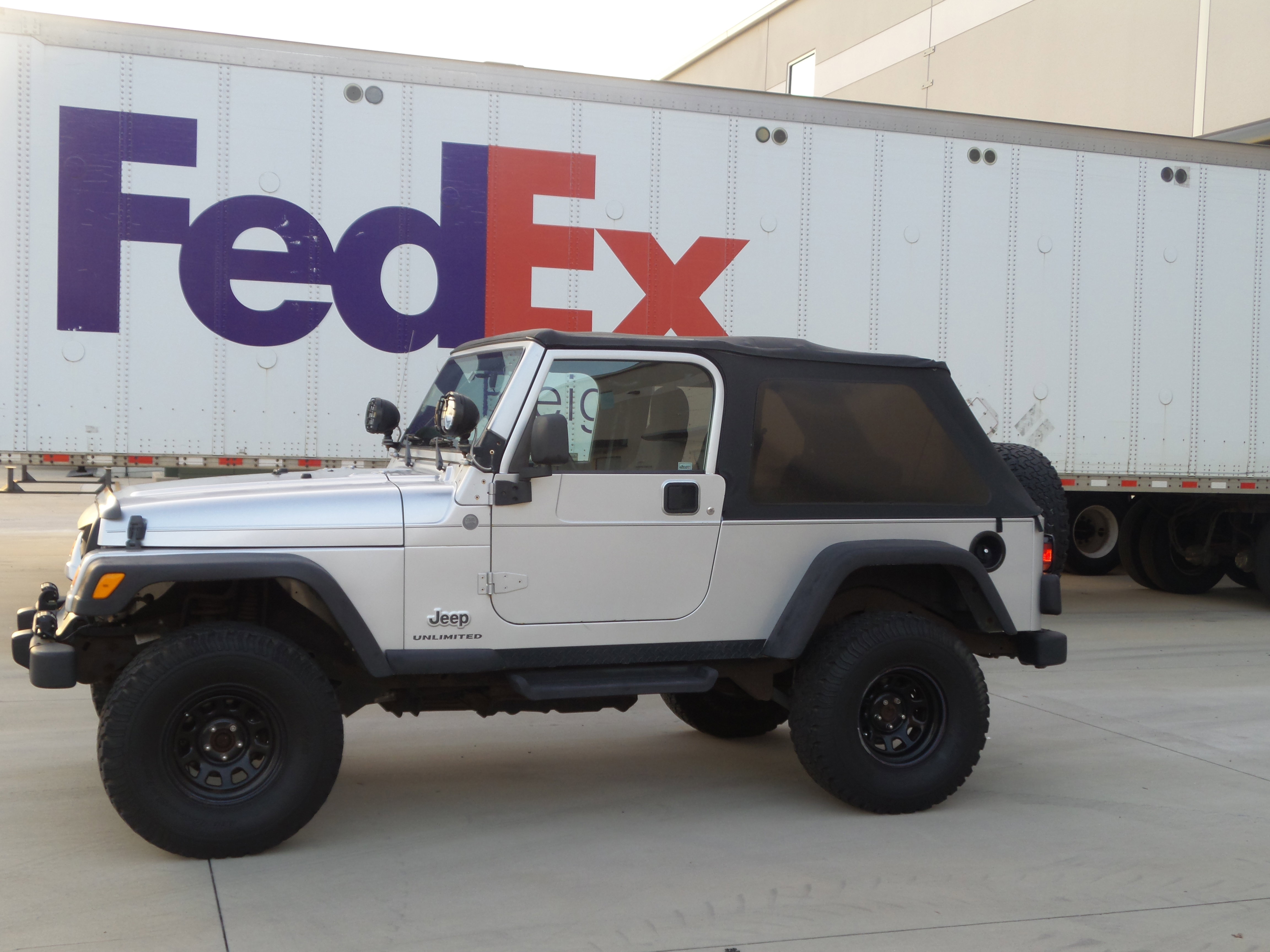 Used 2004 Jeep Wrangler 4WD image 3