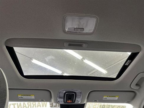 New 2025 Hyundai Elantra Limited image 21