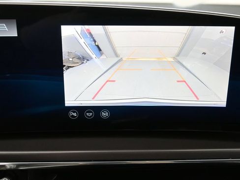 Used 2024 Cadillac Lyriq Tech RWD image 22