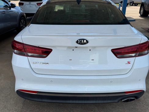 Used 2018 Kia Optima S w/ Panoramic Sunroof Package image 5