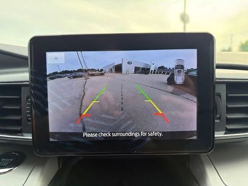Used 2024 Ford Explorer XLT w/ Equipment Group 202A AWD/4WD image 44