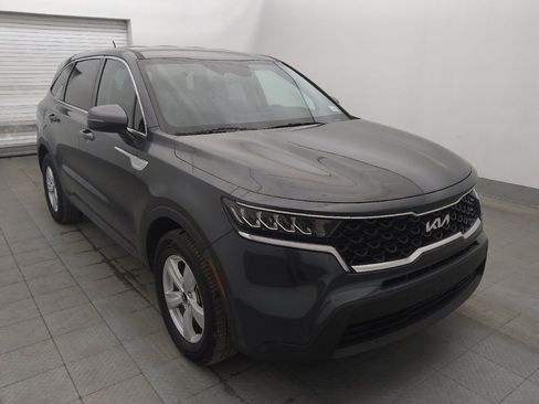 Used 2023 Kia Sorento LX FWD image 13