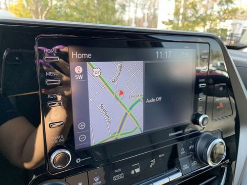 Used 2021 Toyota Highlander XLE image 21