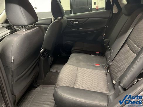 Used 2018 Nissan Rogue SV image 37