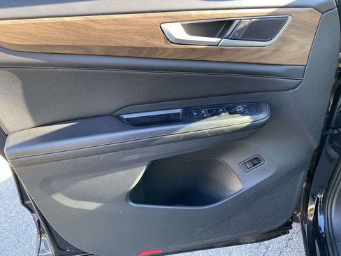 Used 2024 Volkswagen Atlas SE image 13