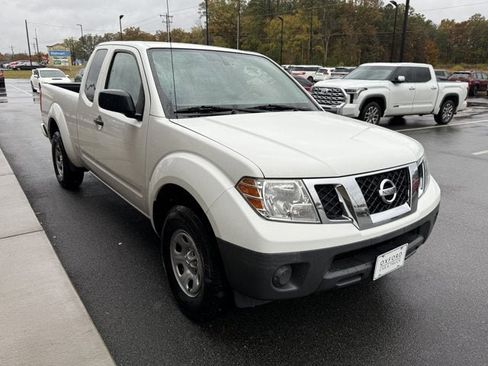 Used 2018 Nissan Frontier S image 8